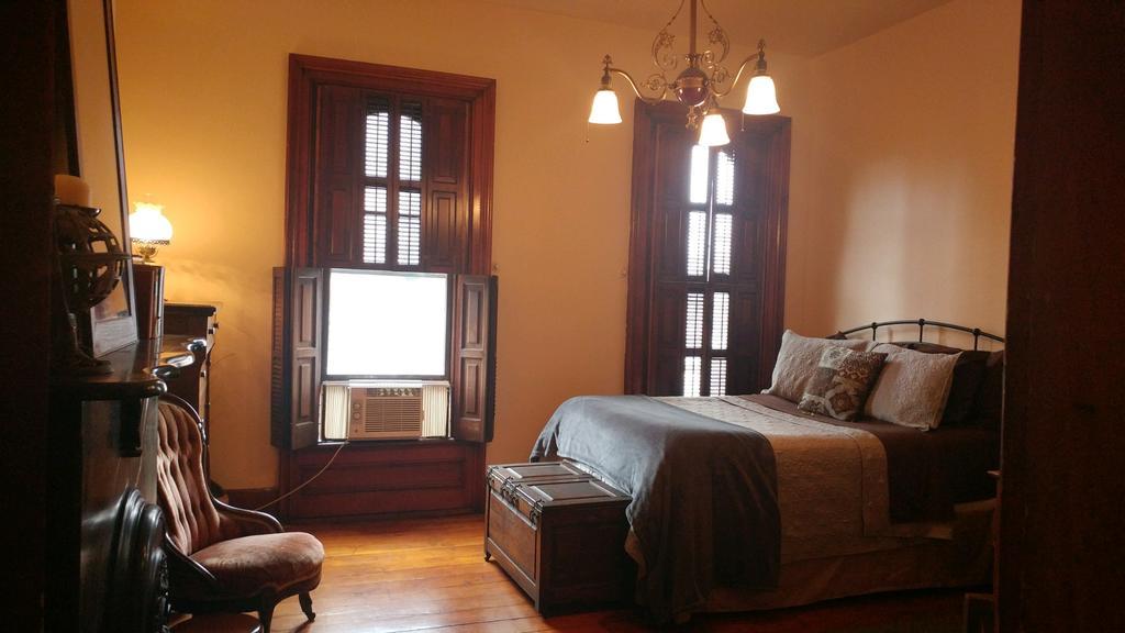 The Mitchell House Bed And Breakfast Circleville Eksteriør billede