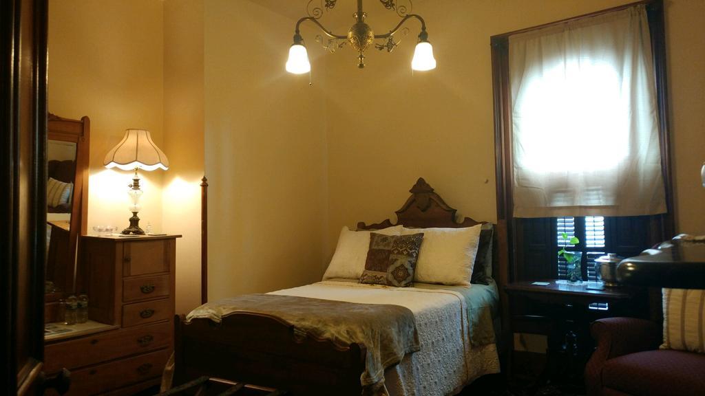 The Mitchell House Bed And Breakfast Circleville Eksteriør billede