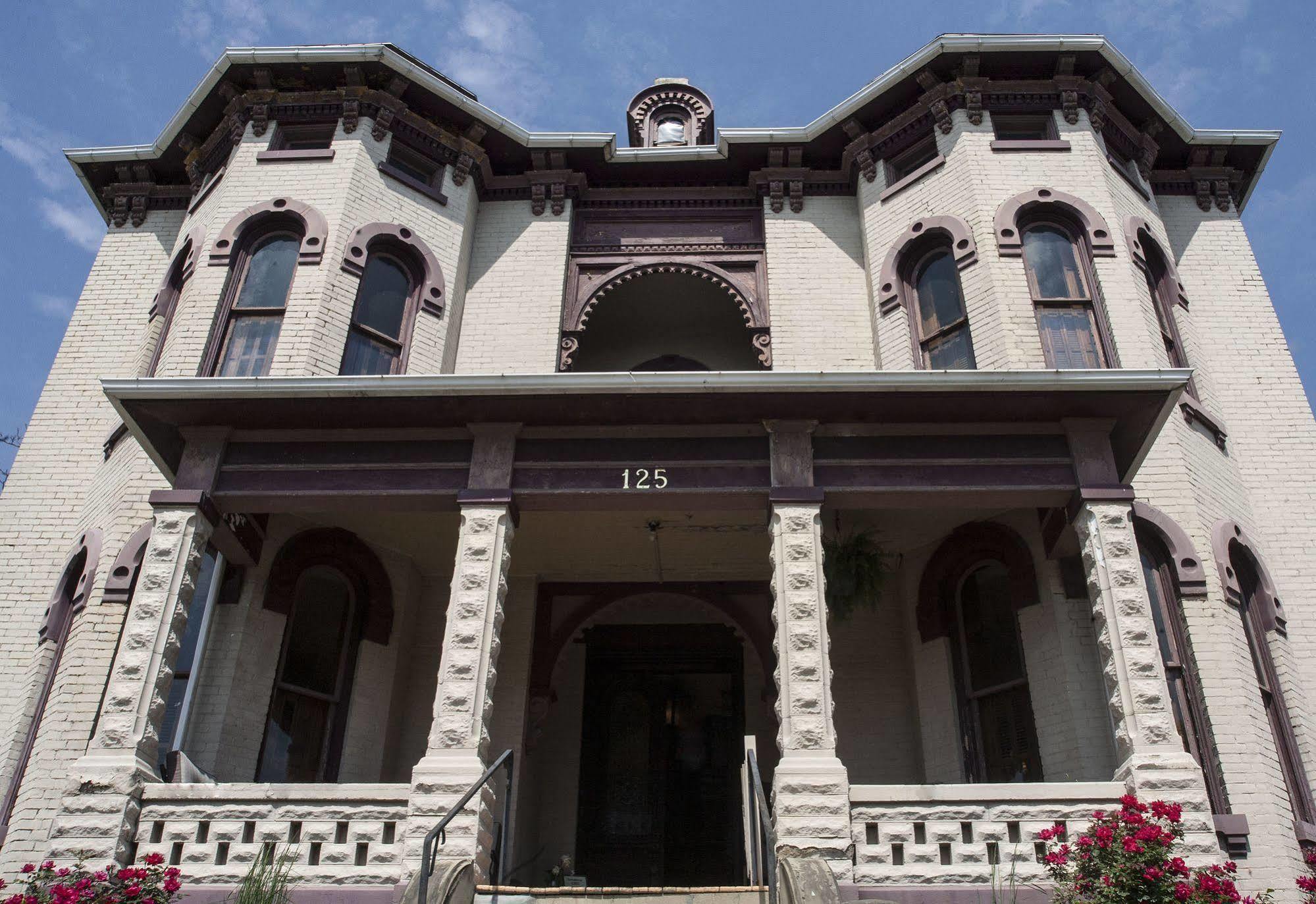The Mitchell House Bed And Breakfast Circleville Eksteriør billede
